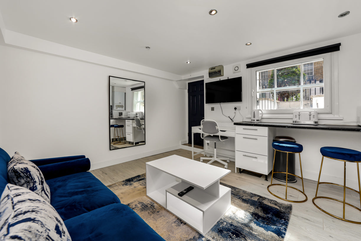 Kings Cross Charm: Simple and Cosy Flat