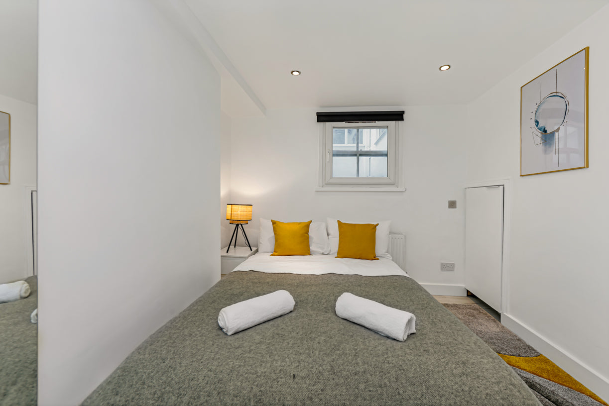 Kings Cross Charm: Simple and Cosy Flat