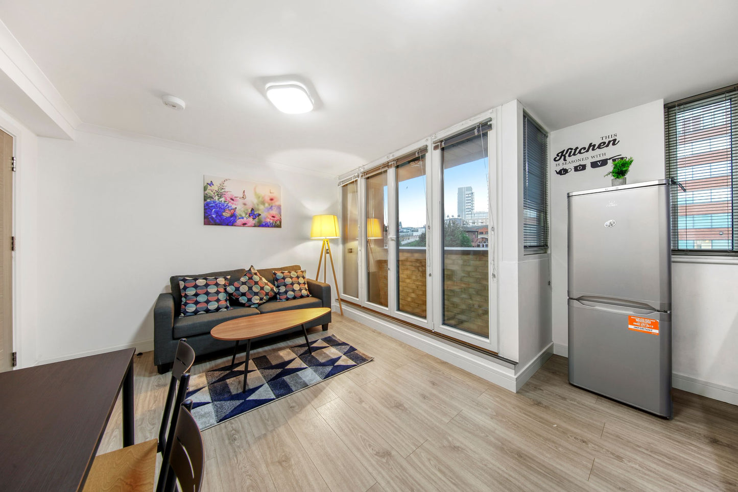 The Spacious Aldgate Apartment