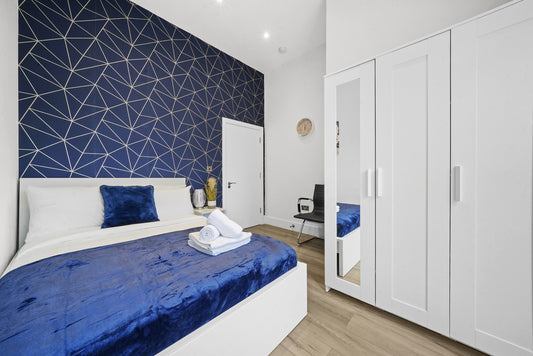 Stylish & Modern 2 Bedroom With Lounge & Balcony