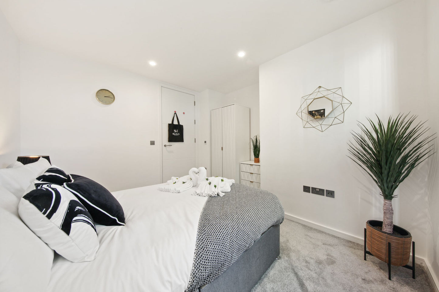 The Luxurious Vale in Acton , Balcony & En-suite