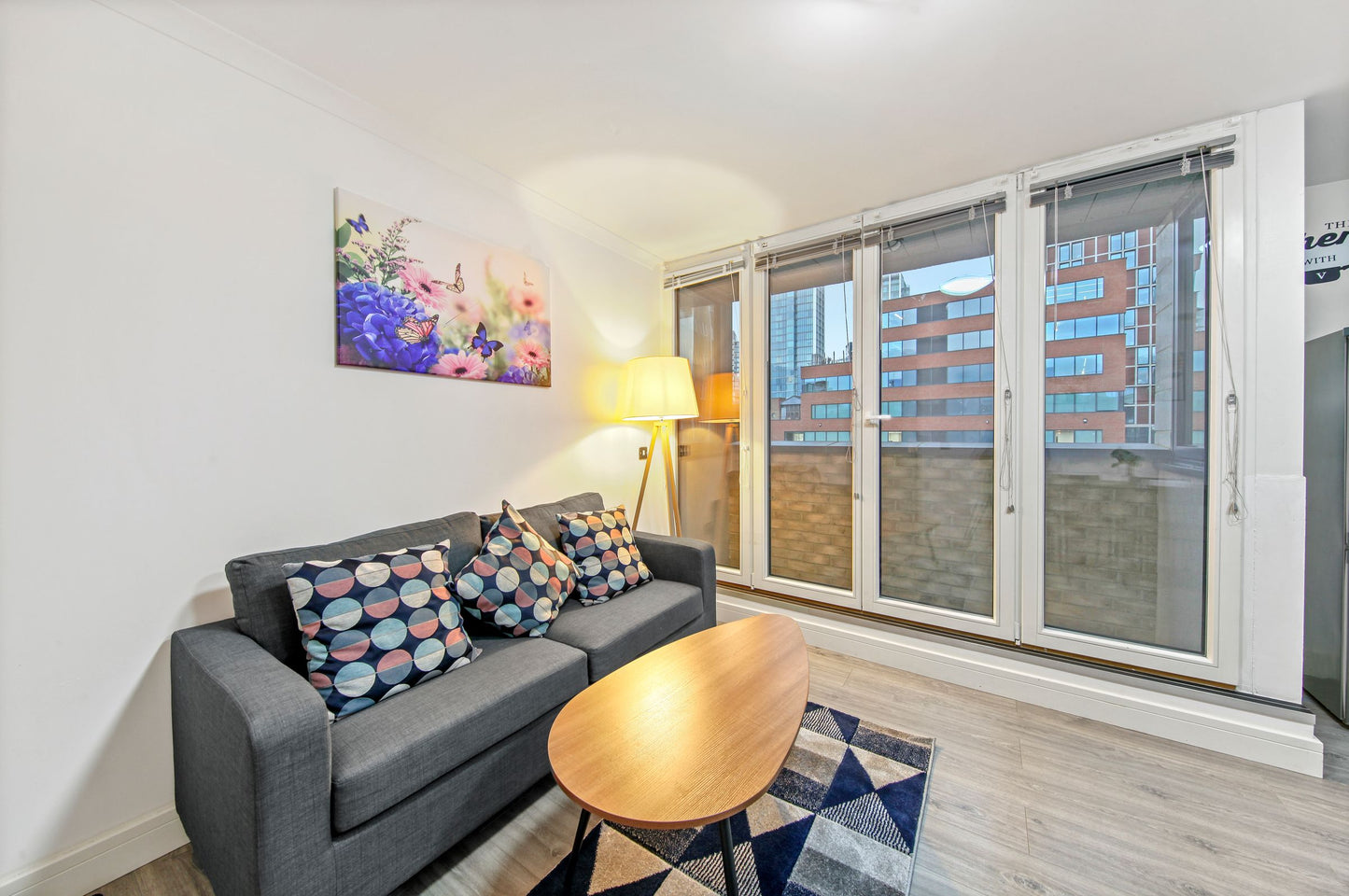 The Spacious Aldgate Apartment