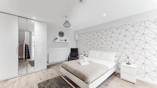 Spacious and Quiet Studio near Kings Cross Station