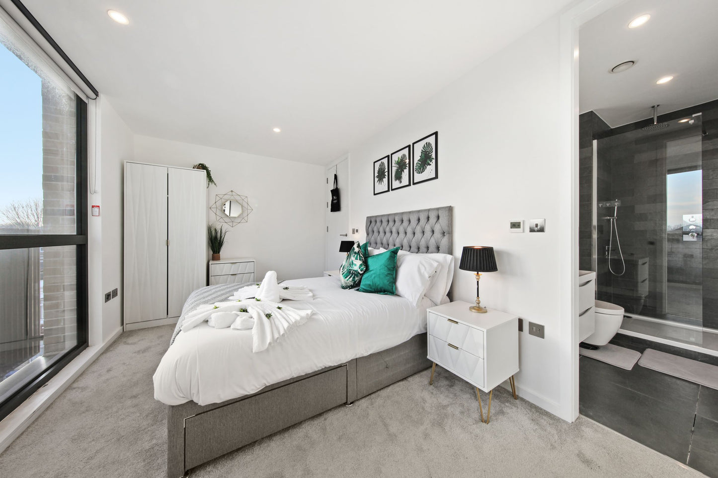 The Luxurious Vale in Acton , Balcony & En-suite