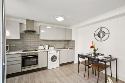 The Simple Apartment