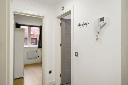 The Simple Apartment