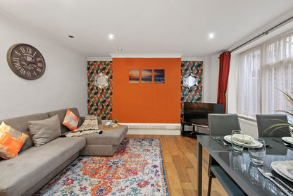 Cosy 1 Bed Flat Kings Cross - Small Garden Space