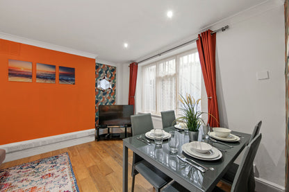 Cosy 1 Bed Flat Kings Cross - Small Garden Space