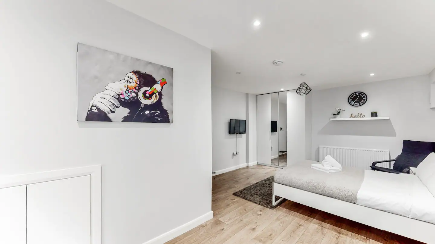 Spacious and Quiet Studio