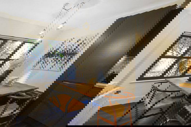 Flat 1 - Sandys Row Apartments